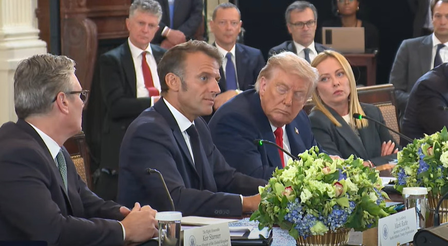 Трамп ја паузирал средбата со Зеленски и европските лидери за да му се јави на Путин