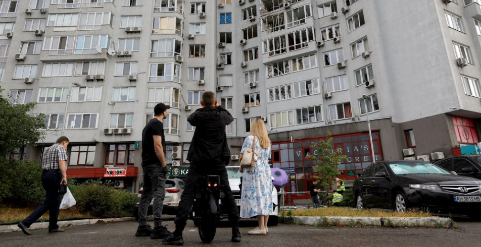 Украина им дозволува на мажите до 22 години да ја напуштат земјата