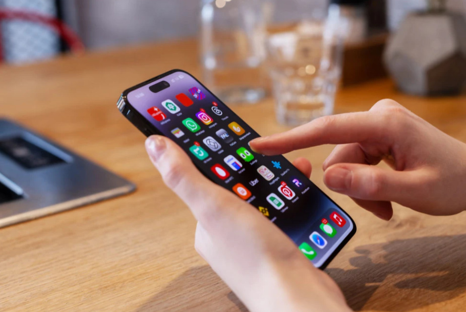 ФОТО: iPhone 17 Pro за прв пат снимен во јавност