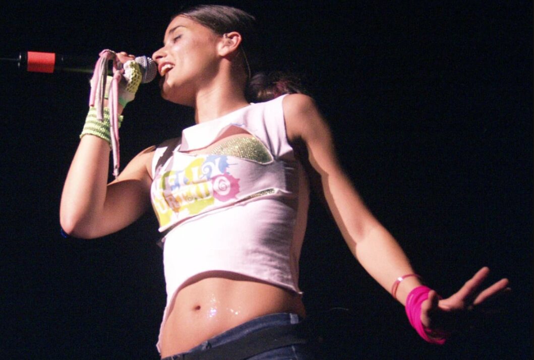 (Фото) Беше омилена пејачка во 2000-тите, а потоа исчезна: денес шокира со својот изглед