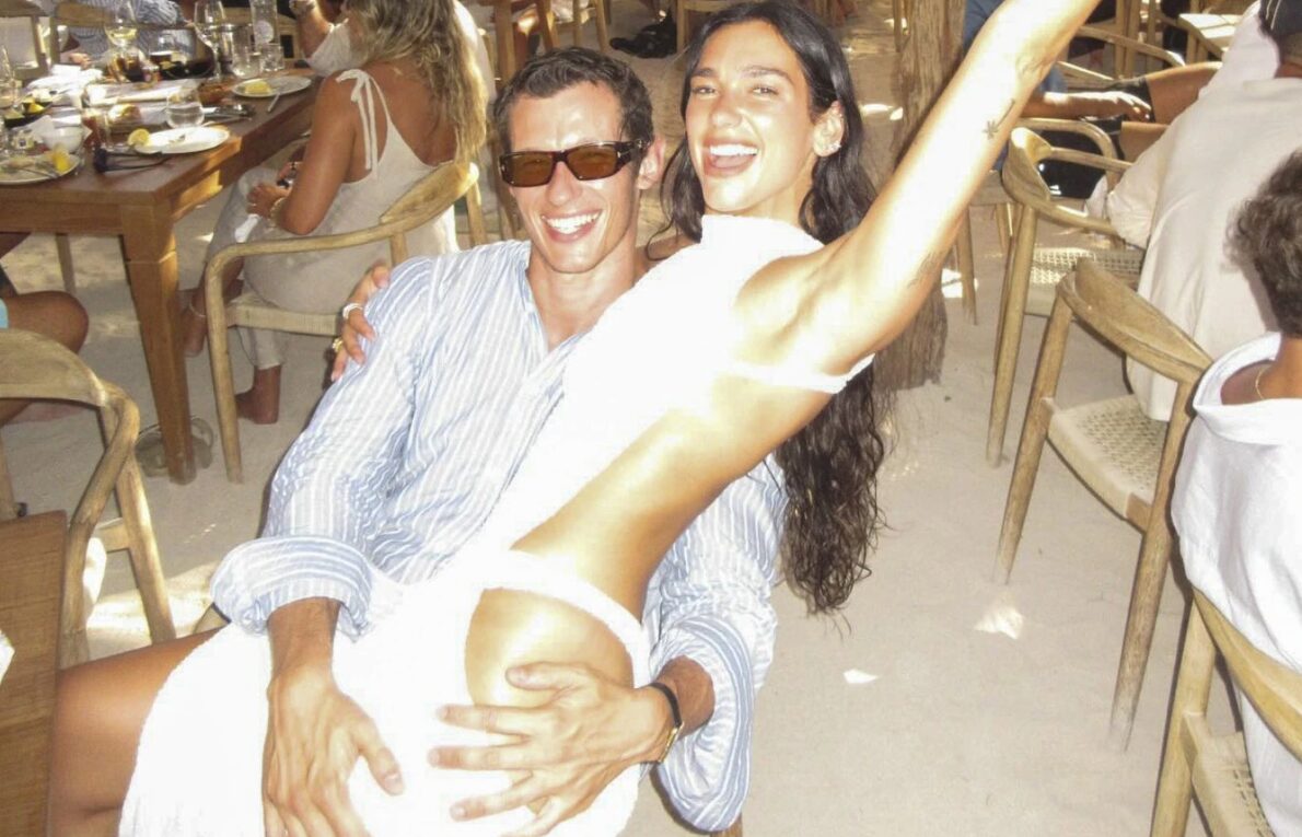 (Фото) На прославата на 30-от роденден носеше фустан кој откриваше многу повеќе отколку што треба