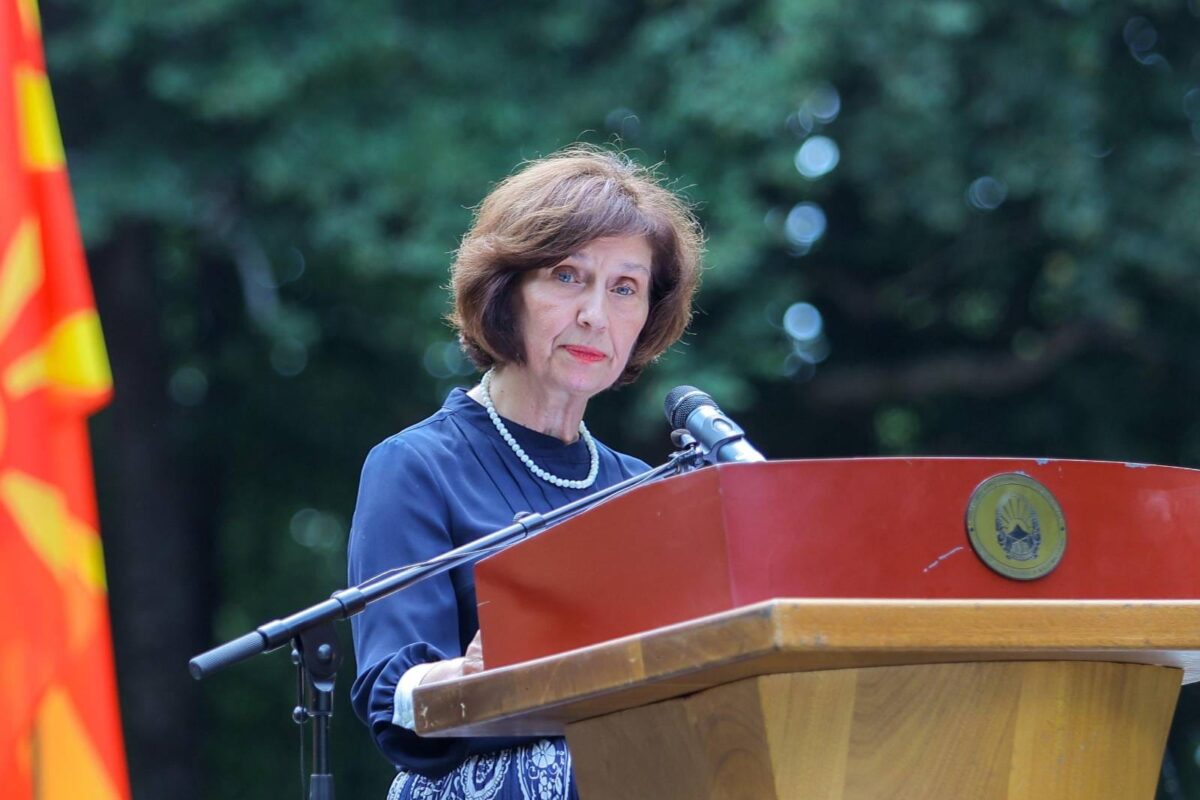 (Фото) Сиљановска-Давкова: Мора да го искорениме плевелот на корупцијата и криминалот, време е за нова пролет на нашата македонска република