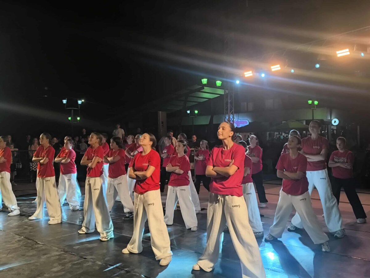 (Фото) „Еурека“ кулминираше на карпошовата летна сцена