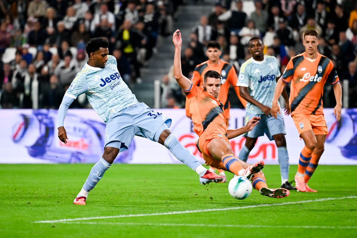 Јувентус и Аталанта и понатаму се непоразени, а ремизираа во Торино