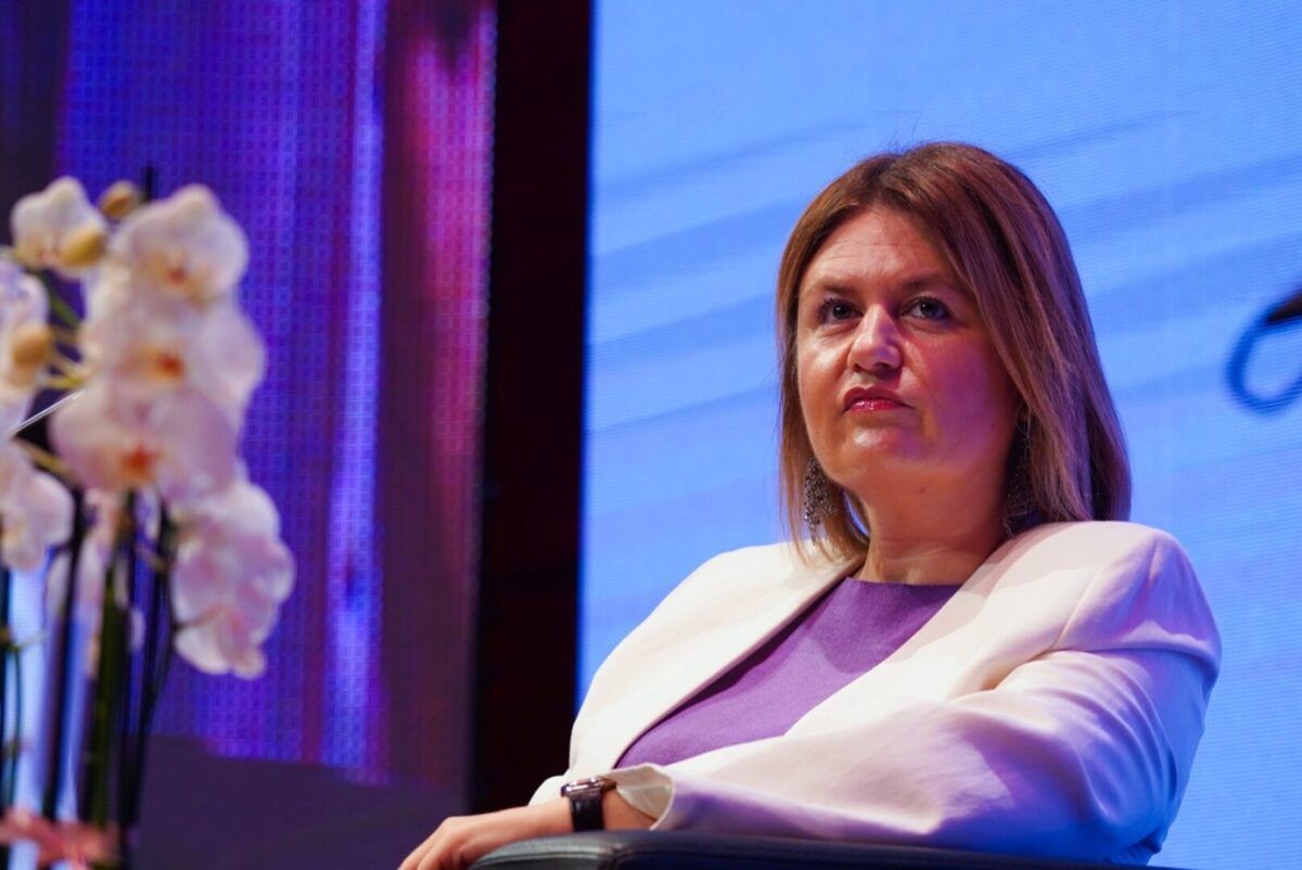 Божиновска: Енергетски стабилна Македонија со повеќе обновливи извори