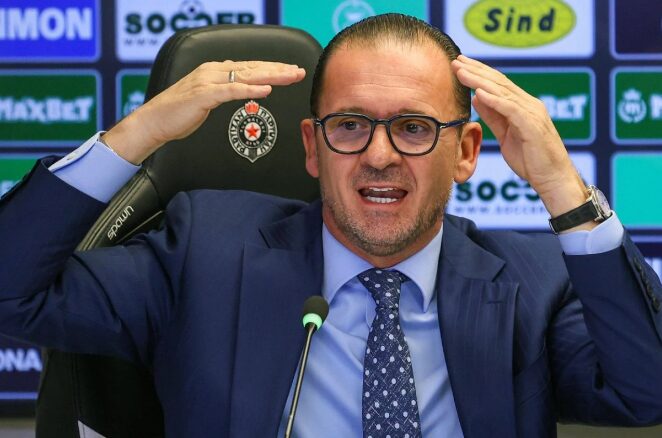 (Видео) Мијатовиќ во жестока пресметка со навивачите на Партизан