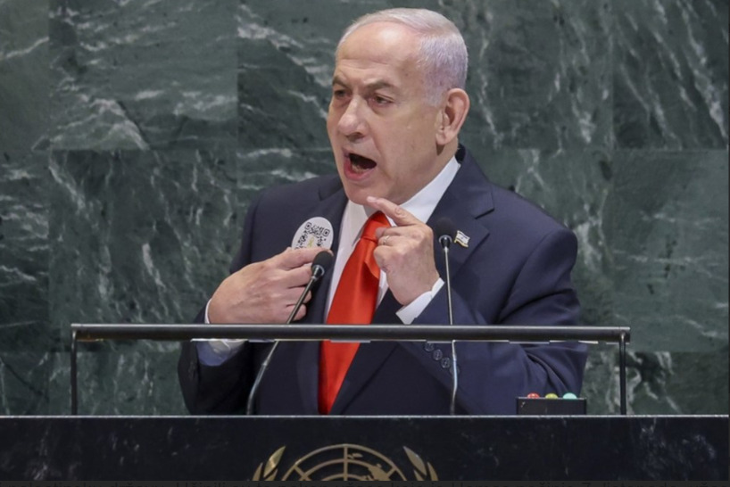 (Видео) Нетанјаху зборуваше на хебрејски во ОН, мавташе со карти, па ги нападна европските земји