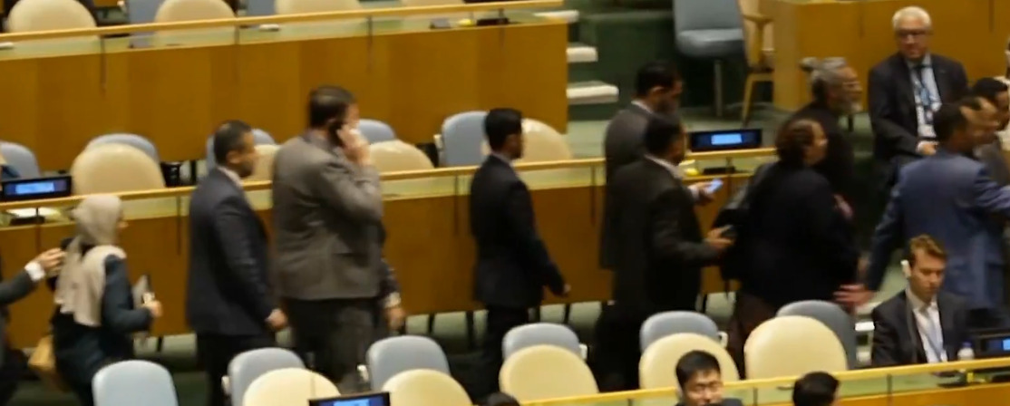 (Видео) Скандал во Генералното собрание: стотици дипломати му го свртеа грбот на Нетанјаху, ја напуштија салата