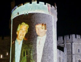 (Видео) Фотографии од Трамп и Епштајн проектирани на замокот Виндзор, извршени се апсења