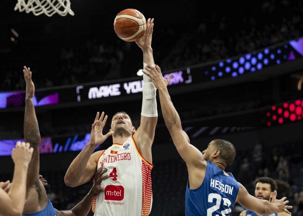 (Видео) Црна Гора испадна од ЕП, Вучевиќ во солзи се збогува со репрезентацијата