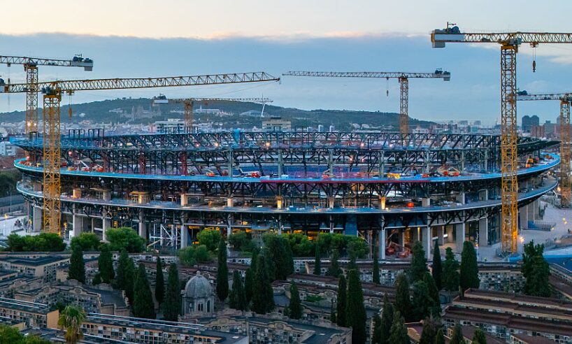 Градските власти не и дозволуваат на Барселона да се врати на „Камп Ноу“