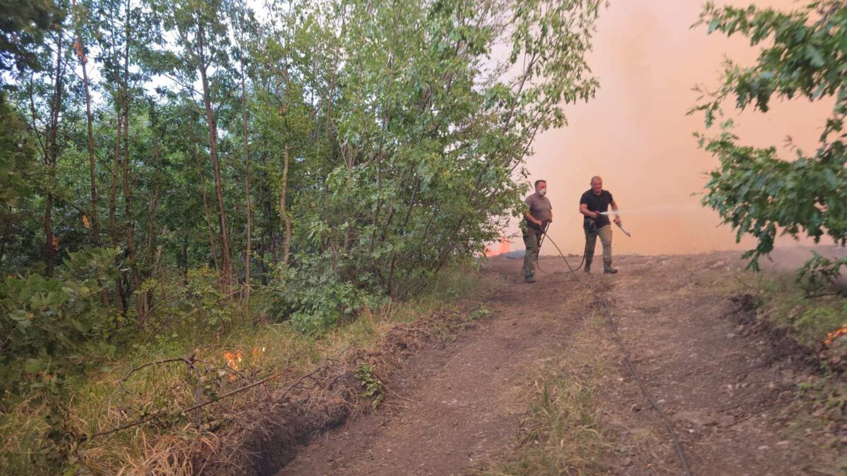 Два активни пожари на територијата на Македонија, три се под контрола