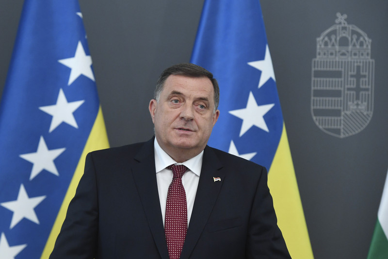 Додик официјално се повлече од функцијата претседател