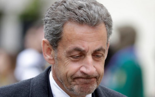 Затворската казна за Саркози ја подели земјата околу тоа како судиите се справуваат со случаите на политички криминал