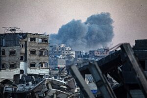 Израелските воздухопловни сили нападнале околу 140 цели во Појасот Газа