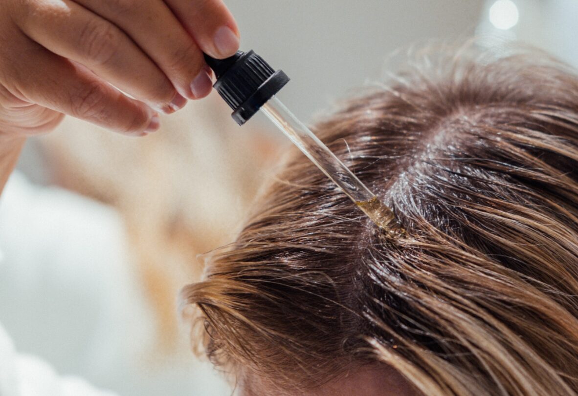 Како природно да постигнете погуста и посјајна коса?