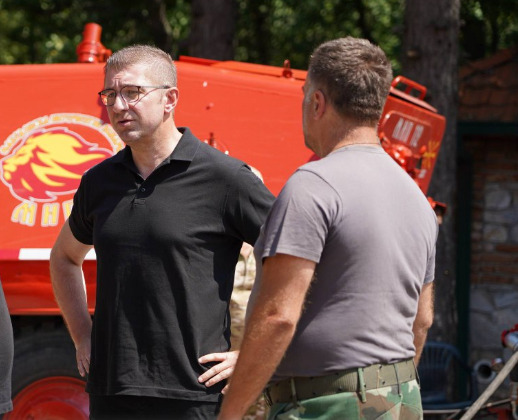 Мицкоски треба да одговара за ширење страв и паника, по признанието на Тошковски дека нема центри на моќ зад пожарите, велат од СДСМ