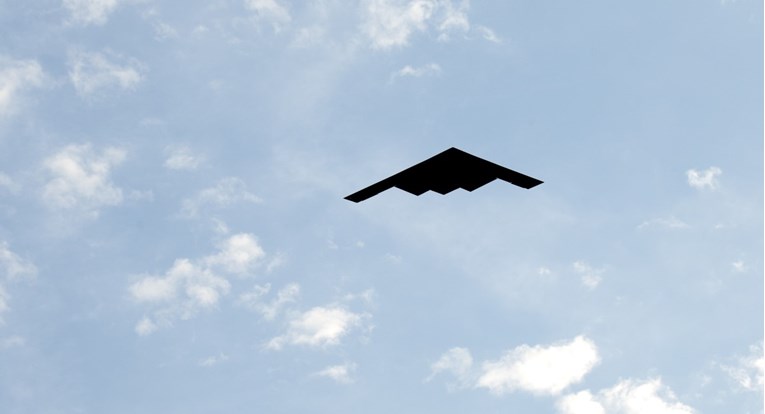 Најголемата воена база во Данска ја надлетуваат неидентификувани беспилотни летала