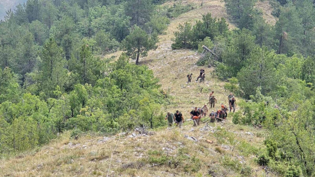 Нема активни пожари во државата, еден е под контрола, а изгаснати се 22