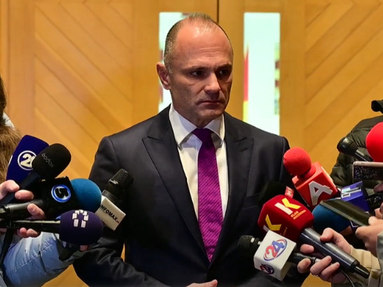 Откако Филипче замина во Франција да лобира за Македонија, владата падна, очекуваме да видиме каков Француски предлог ќе донесе повторно, велат од ВМРО-ДПМНЕ