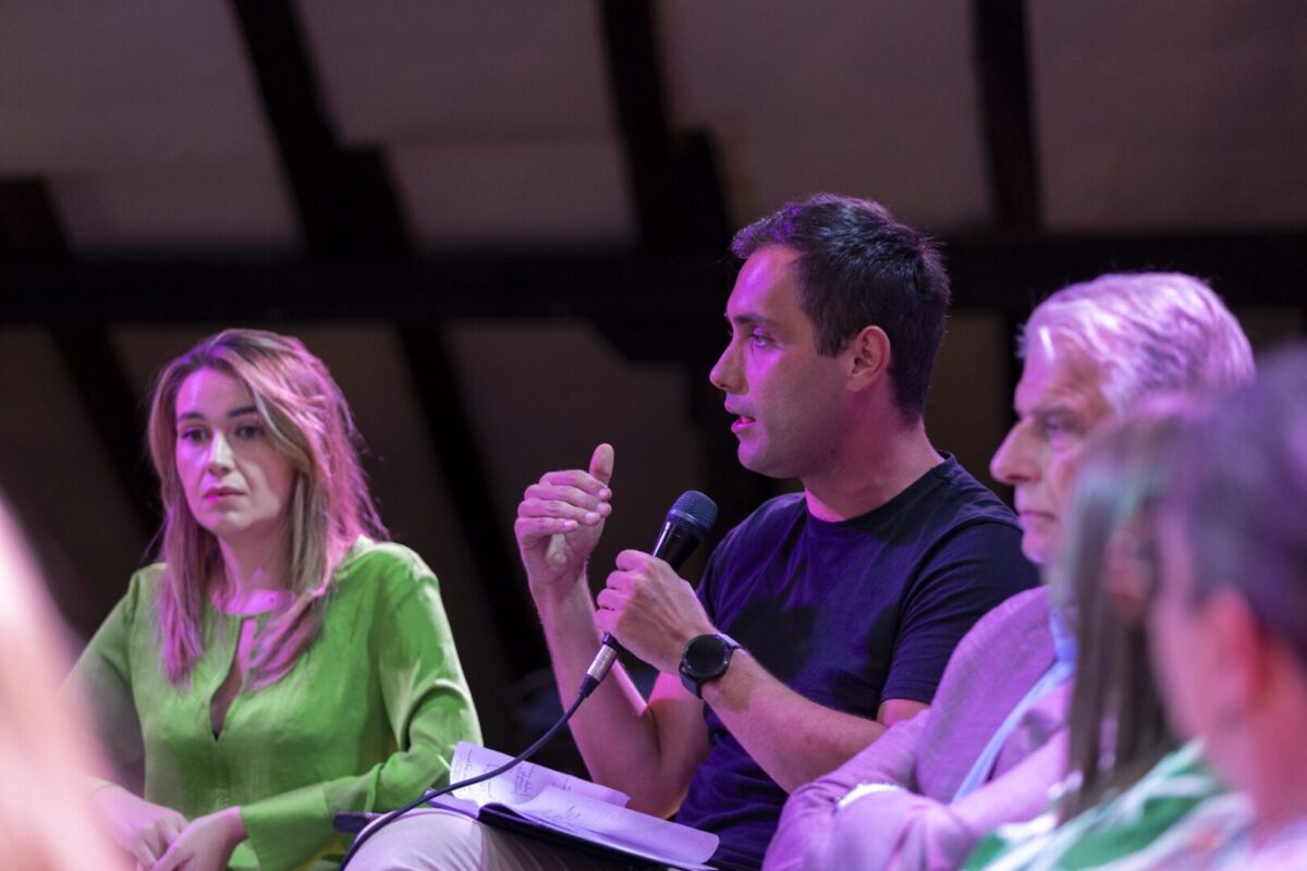 Панел-дискусија: За предизвиците со домувањето кај младите мора да се дејствува натпартиски