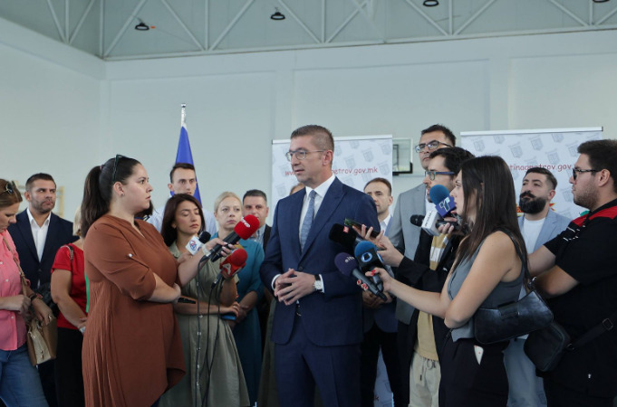 Платите во јули пораснале за над 10,5% споредбено со јули 2024, а државниот и јавниот долг се намалени за првпат по долго време, кажа Мицкоски