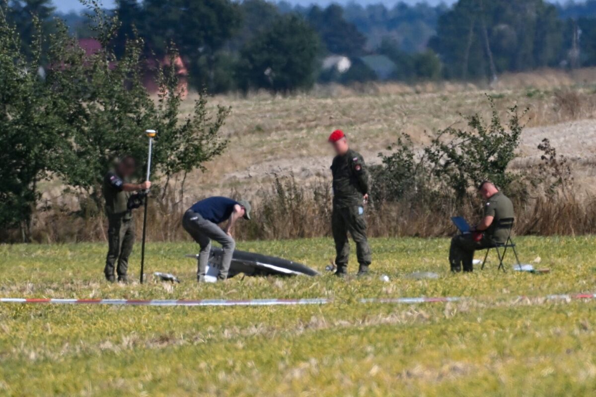 Полска воведе ограничувања за воздушниот сообраќај на истокот на земјата