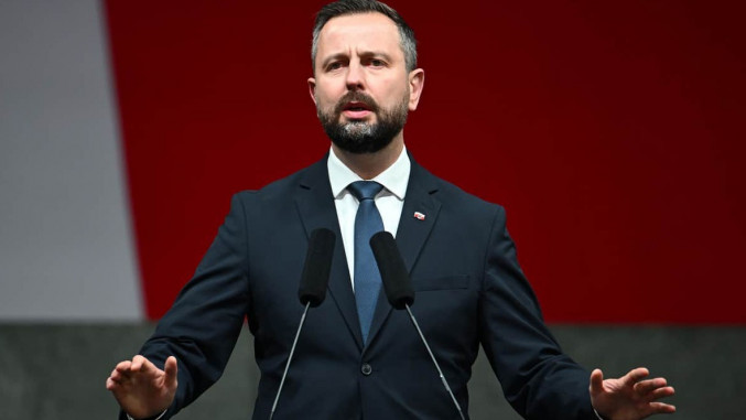 Полскиот министер за одбрана ја нарече Русија  „империја на злото“