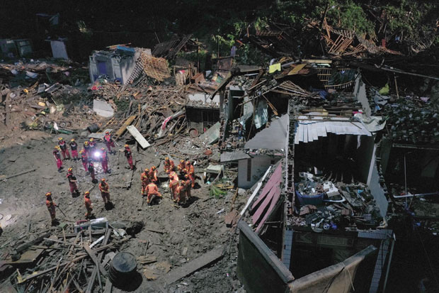 Поради тајфунот Буалој илјадници луѓе се евакуирани во Виетнам и на југот на Кина