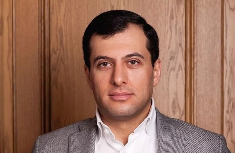 Поранешен руски функционер пронајден мртов во конзулат откако избегал од суд