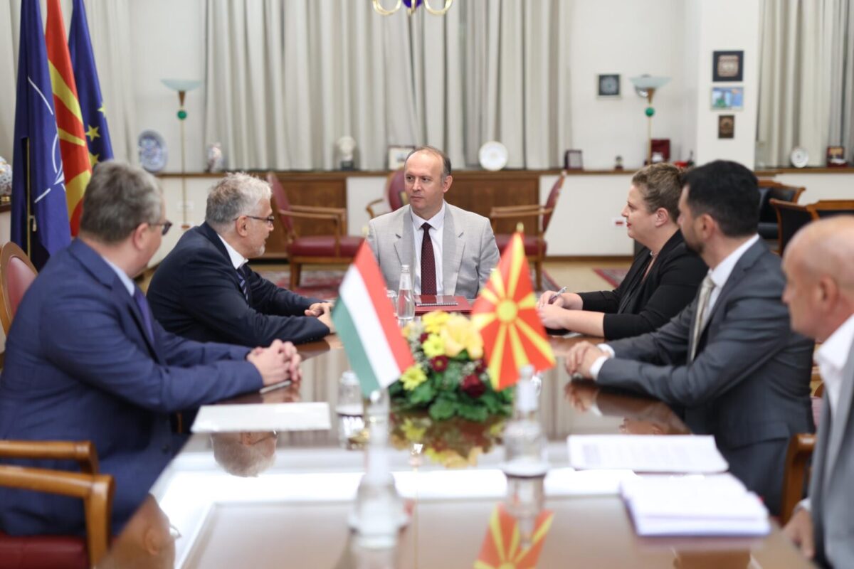 Претседателот на Собранието Гаши се сретна со амбасадорот на Унгарија, Андраш Клеин