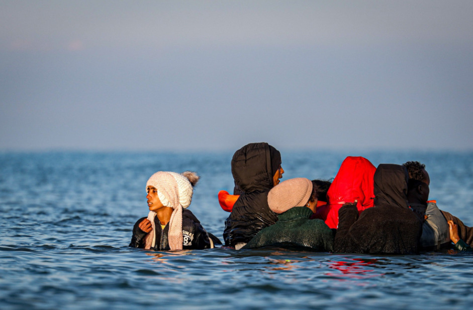 Рекорден премин на Ла Манш: 125 мигранти пристигнаа со еден брод