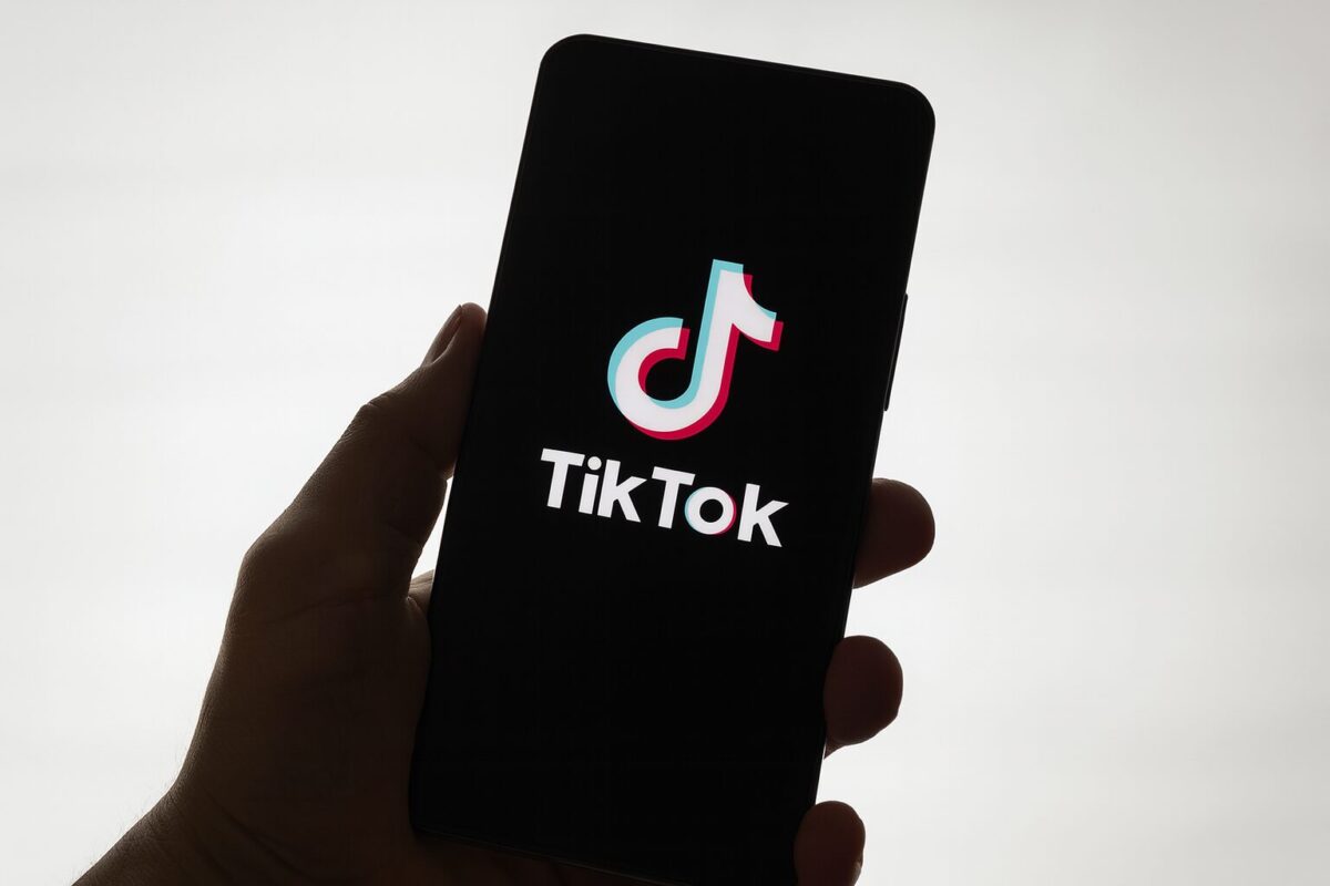 САД преземаат контрола врз „Тик-ток“ и податоците на корисниците