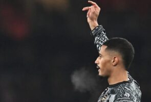 Салиба го продолжи договорот со Арсенал