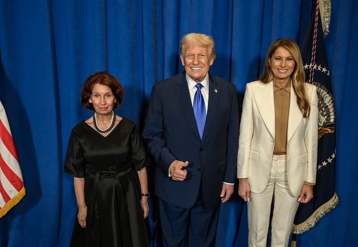 Сиљановска Давкова: Не сум се фотографирала со восочни фигури на Доналд и Меланија Трамп