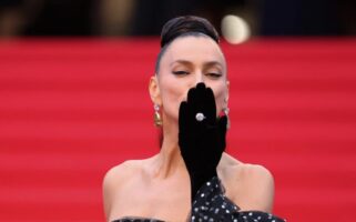 (Фото) Изгледа нереално во новата модна кампања