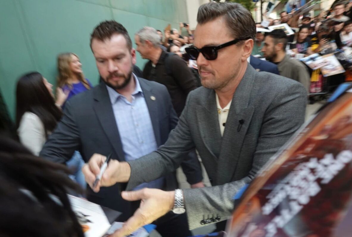 (Фото) Леонардо Ди Каприо конечно го покажа лицето и сите се прашуваат - што му се случува?