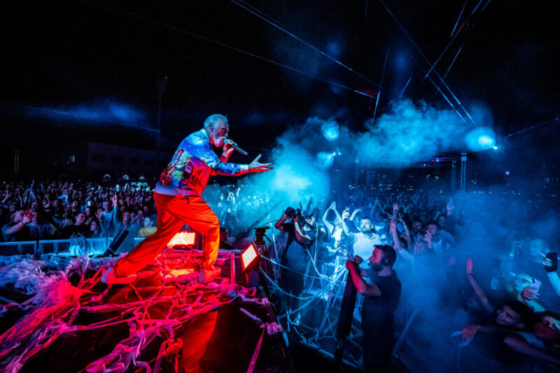 (Фото) Над 100.000 посетители на концертот на Дино Мерлин во Штип