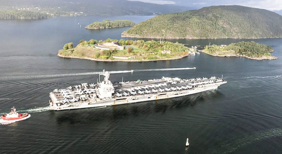 (Фото) Најголемиот американски носач на авиони во Норвешка; НАТО: Не го гледате ова секој ден