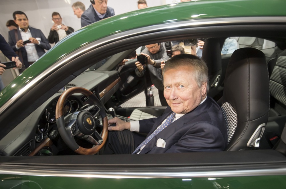 Бунт во Салцбург: Милијардер гради приватен тунел од неговата вила до центарот на градот, луѓето се бесни