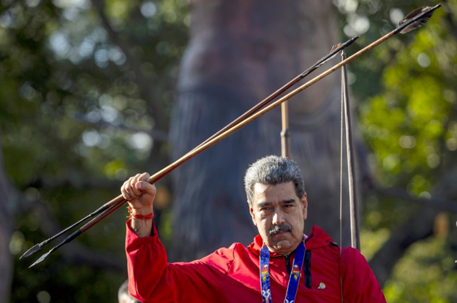 Венецуела тврди дека Вашингтон планира соборување на нејзината влада за нафта