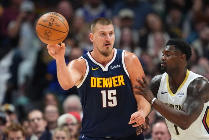 (Видео) Јокиќ пред историски рекорд, драматични завршници во Минеаполис и Феникс