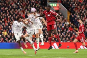 (Видео) Агонијата на Ливерпул трае, Манчестер јунајтед победи на „Енфилд“