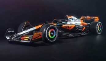 (Видео) Пет тима од Ф1 пристигнаа во Остин во специјални „униформи“