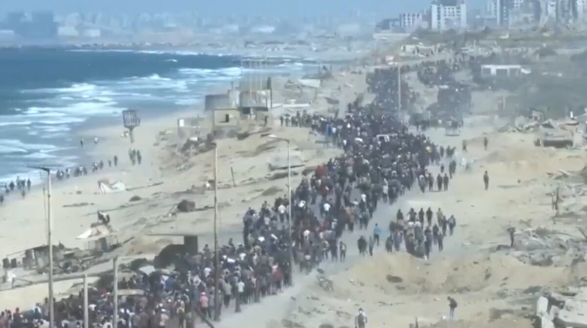 (Видео) Реки од луѓе се упатуваат кон северна Газа