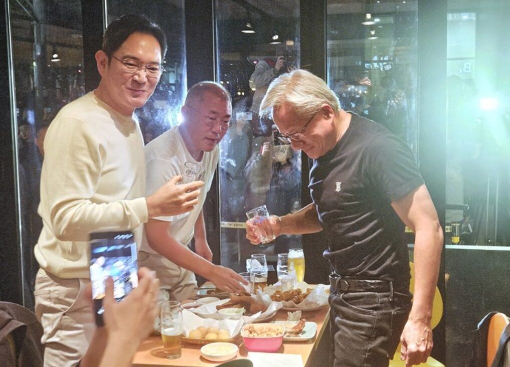 (Видео) Тројца милијардери излегоа на пилешко и пиво, ја платија сметката за сите