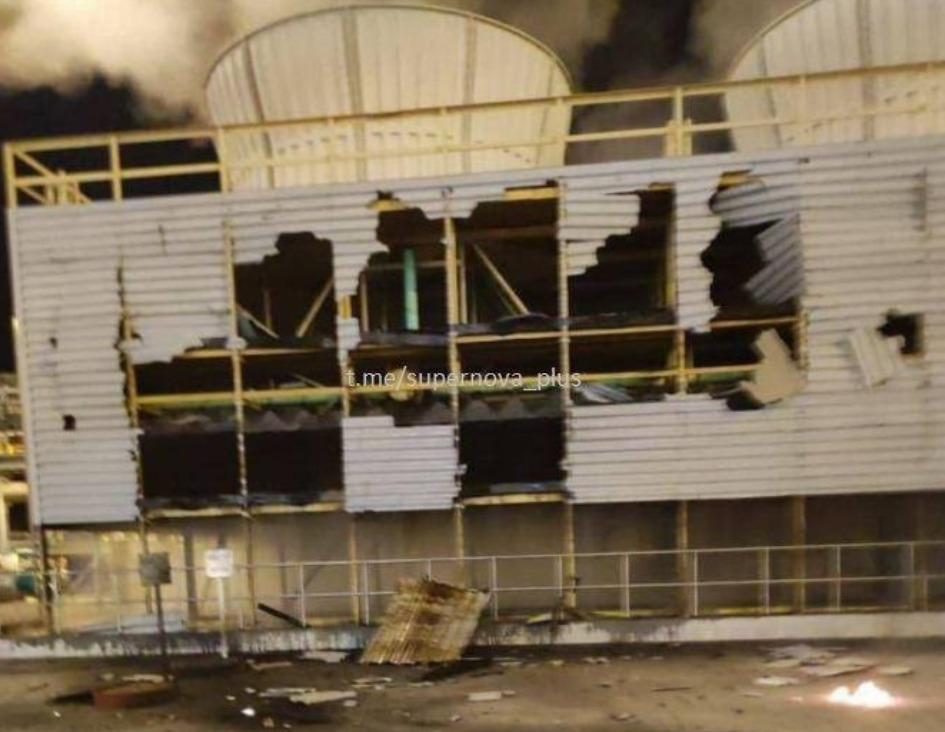 (Видео) Украински напад на 2000 километри од фронтот: рафинерија погодена во далечниот Сибир