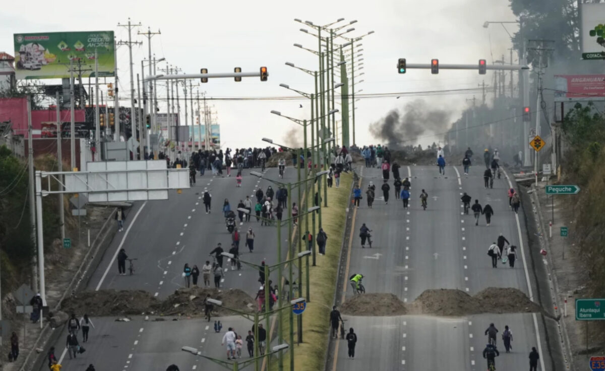 Во Еквадор е воведена вонредна состојба, немирите ескалираа на улиците