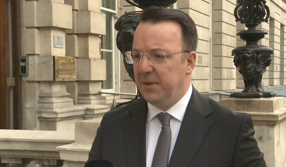 Во Лондон почна дводневната работна посета на владината делегација: „Велика Британија е посветена на договорот Влада со Влада“