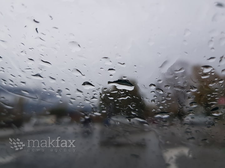 Времето денес облачно со повремени врнежи од дожд и засилен ветер